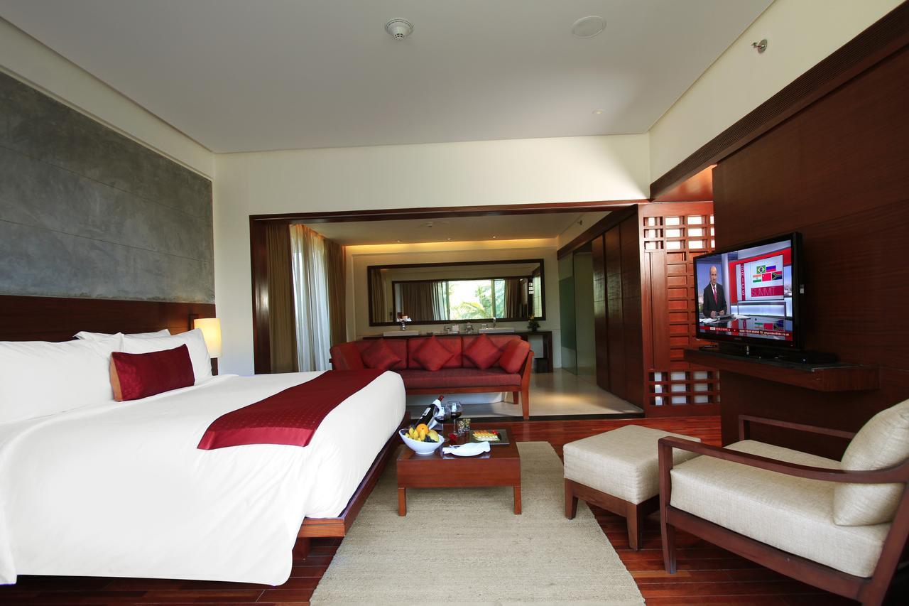 Holiday Inn & Suites Bengaluru Whitefield Exterior photo